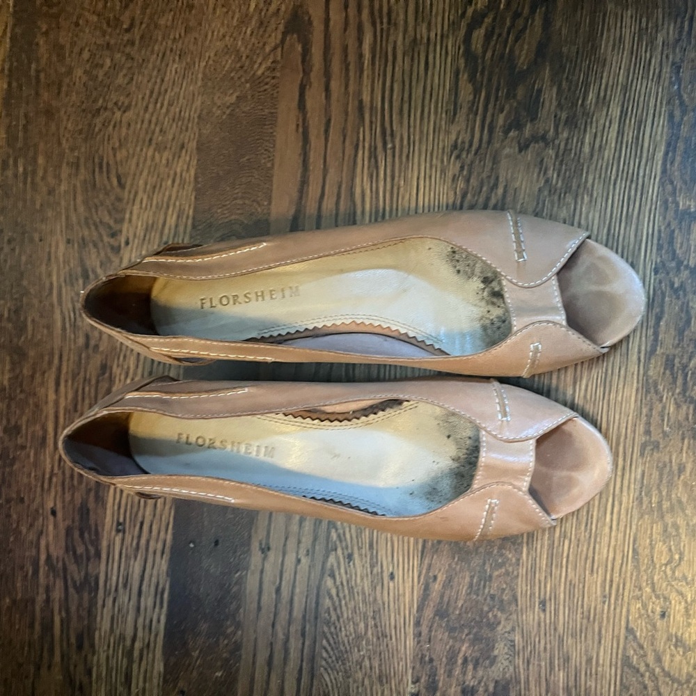 Florsheim Tan Classic wedge